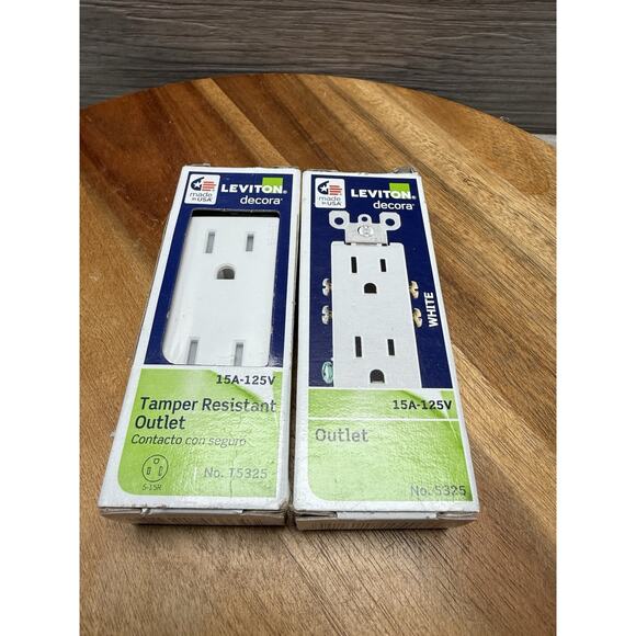 Leviton Outlets Lot Of 5 - White - Picture 4 of 7